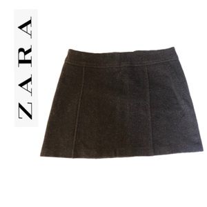 ZARA WOOL SKIRT IN BLACK SIZE 8